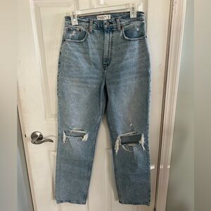 Abercrombie Jeans 90s Straight Ultra High Rise Size 28